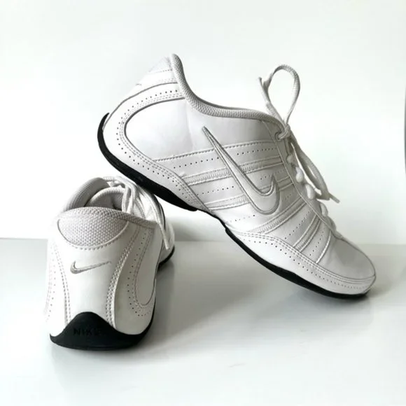 Nike Musique III Woman Sneakers White Leather Sneakers US 8 - Picture 6 of 11